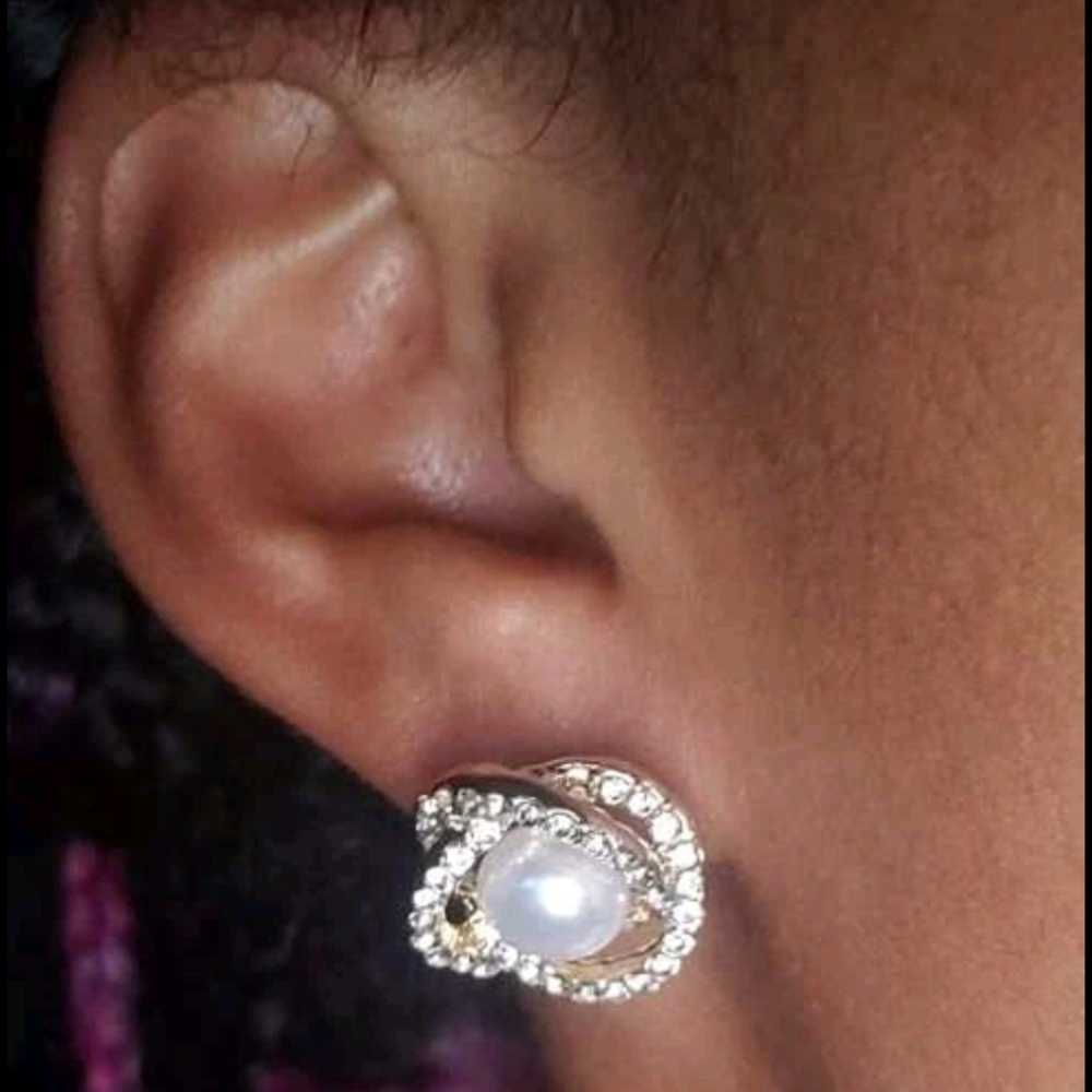 💖 2/$30 Women's vintage Elegant faux pearl & rhinestone evening stud earrings - Picture 7 of 13